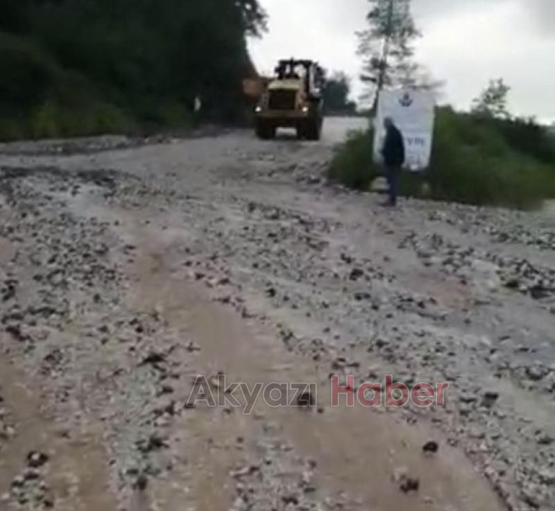 Akyazıda şiddetli yağış