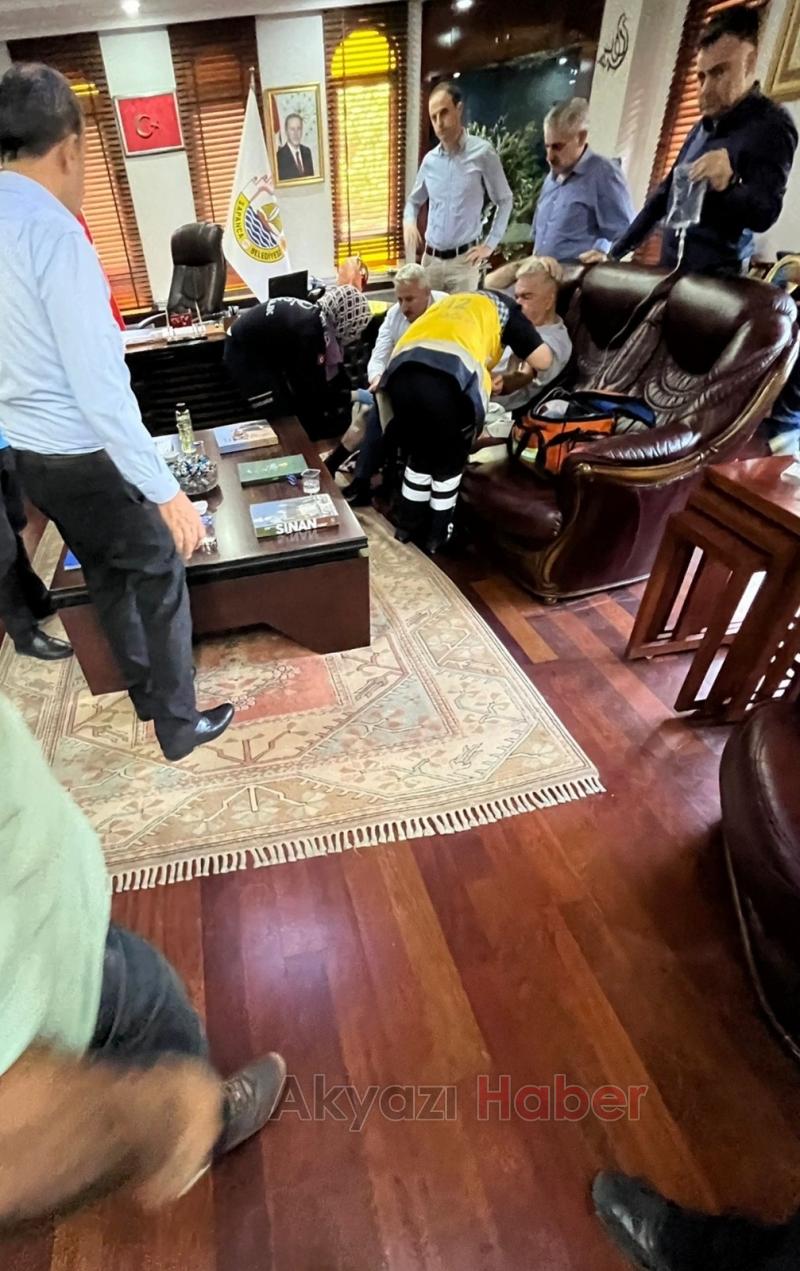 Belediye Başkanının makamında iş adamını silahla vurdu