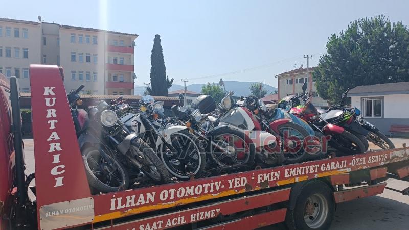 Akyazı'da jandarma trafik timleri huzur bozan motosikletleri topladı