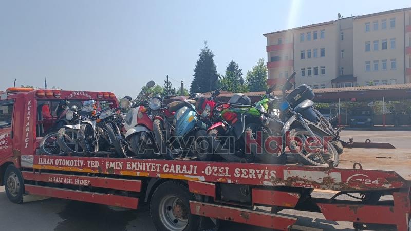 Akyazı'da jandarma trafik timleri huzur bozan motosikletleri topladı