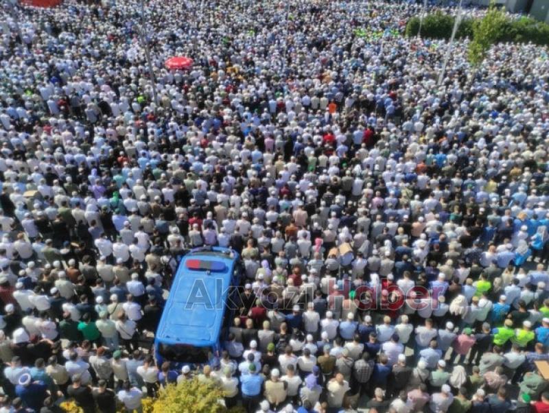 Menzil, Şeyh Seyyid Abdulbaki El-Hüseyni'yi uğurlamaya gelenlerle doldu
