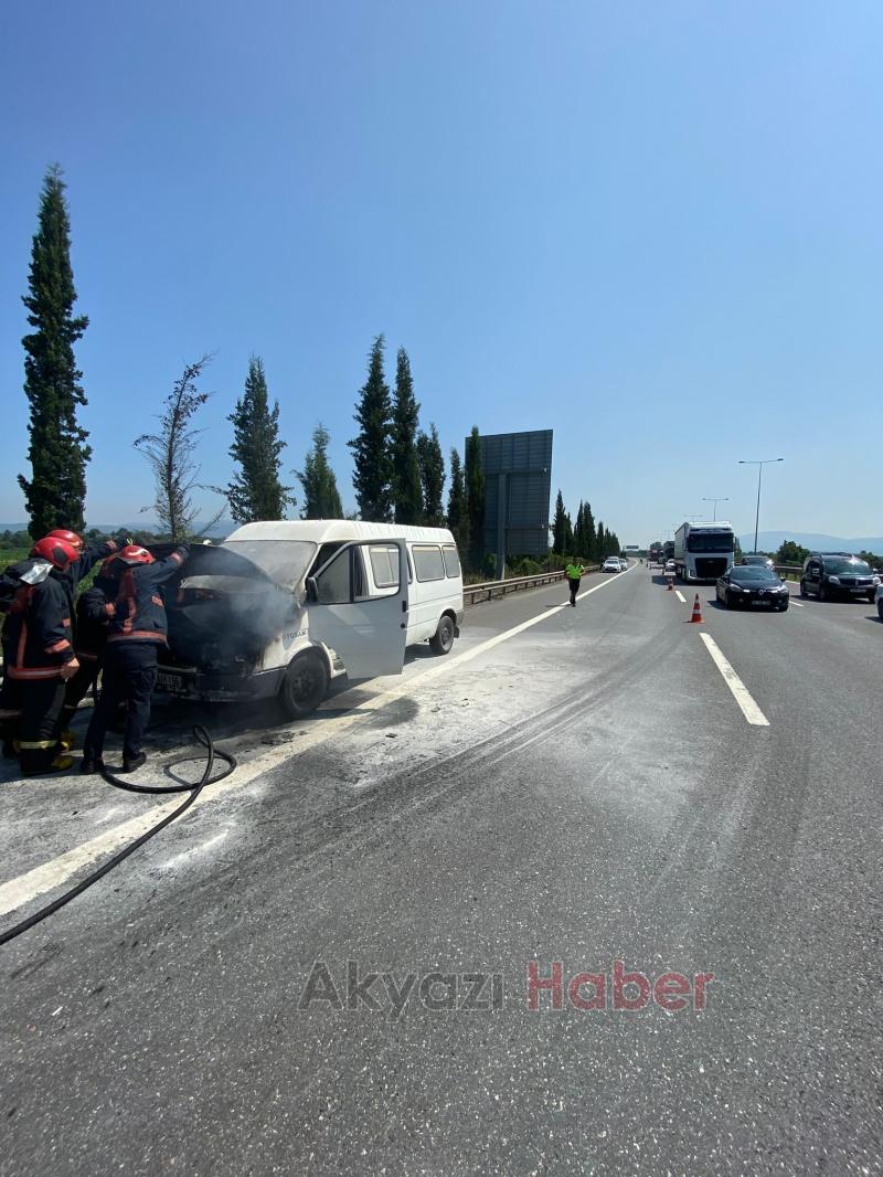 Minibüste yangın çıktı
