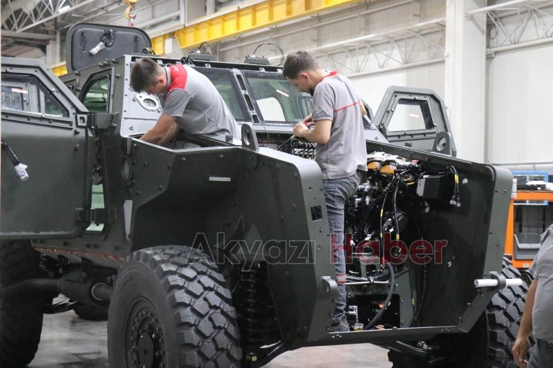 Sakaryada üretilen ağır sınıf paletli insansız zırhlı aracı görücüye çıktı