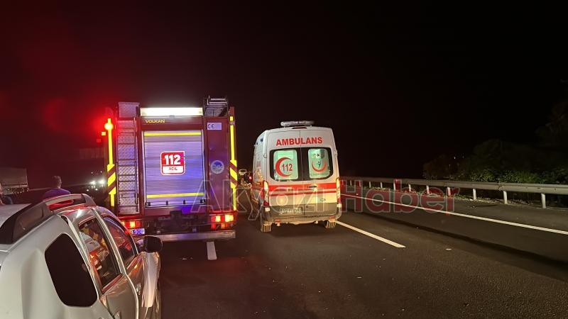 TEM Otoyolunda 5 araçlı kaza:14 yaralı