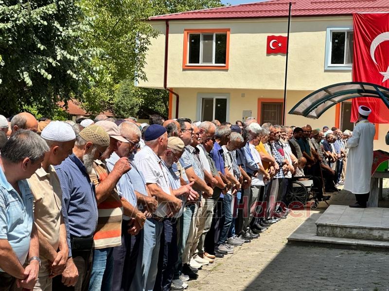 Nuray Şahin defnedildi