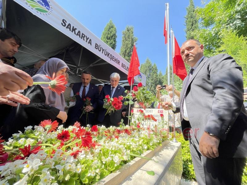 15 Temmuz şehidi özel harekat polisi Sakarya'da mezarı başında anıldı