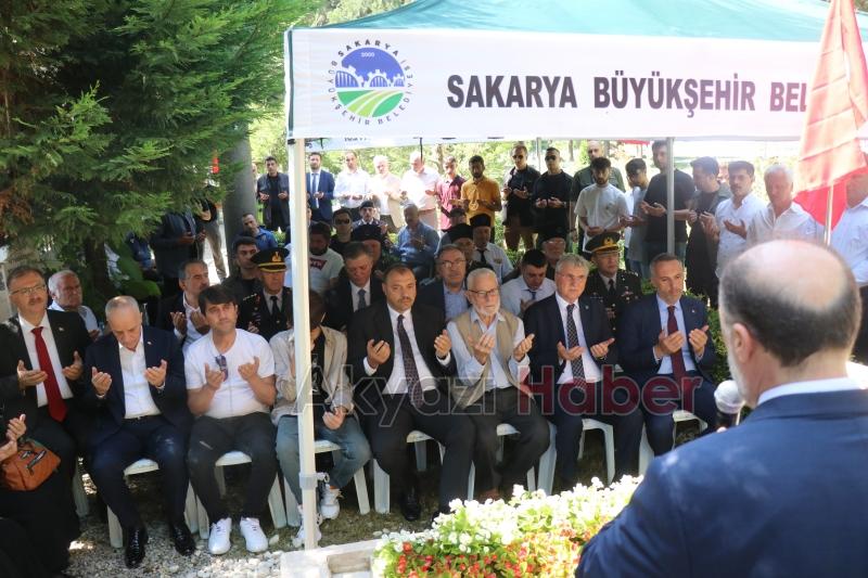 15 Temmuz şehidi özel harekat polisi Sakarya'da mezarı başında anıldı
