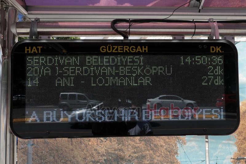 Büyükşehir akıllı durakları devreye aldı