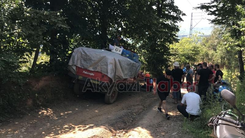 Arı kovanı yüklü traktör kaza yaptı