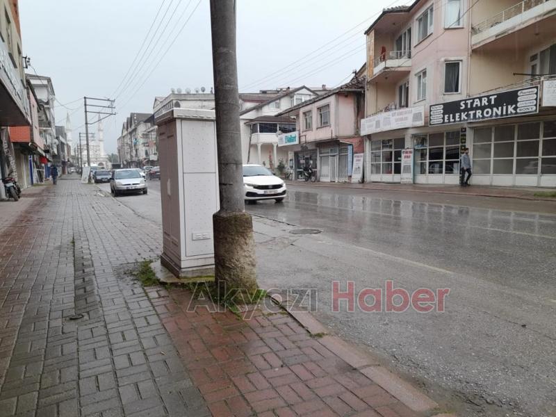   Akyazı Sahipsiz 3 ay sonra asfaltlanacak caddelerde çalışma yok