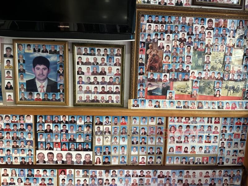 Müşterilerinin vesikalıklarını 38 yıldır saklıyor