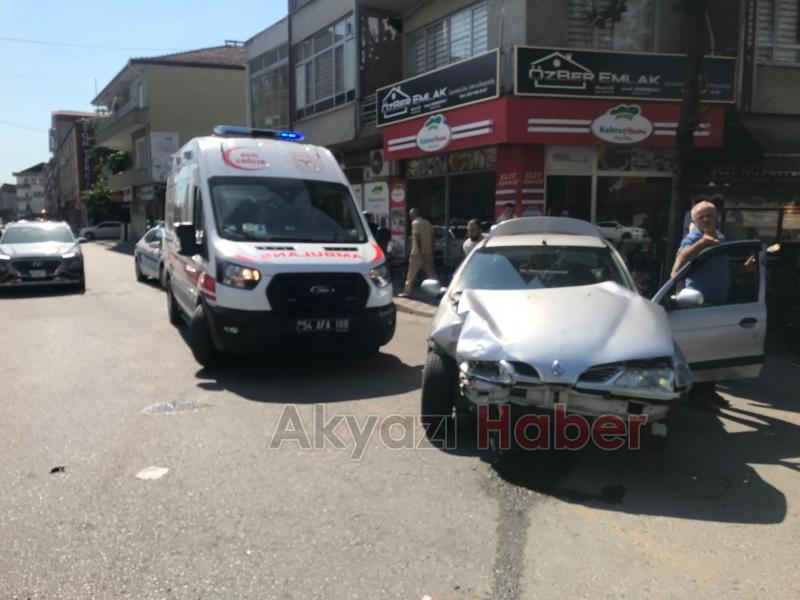 Otomobil minibüse çarptı