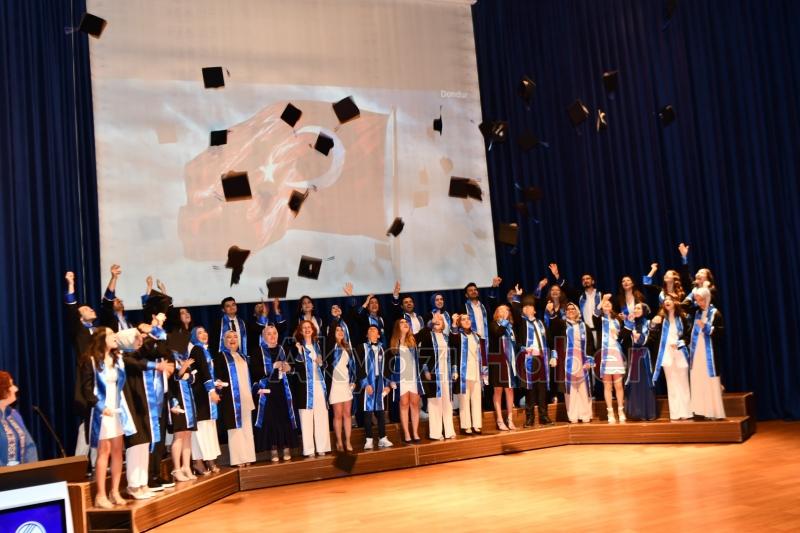 Diş Hekimliği Fakültesi ilk mezunlarını verdi