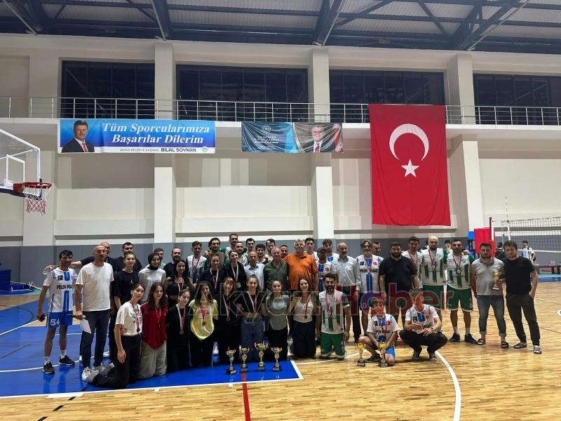 Akyazıda voleybol turnuvası
