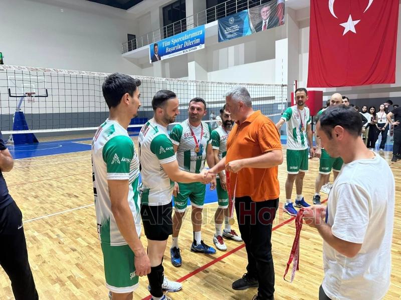 Akyazıda voleybol turnuvası