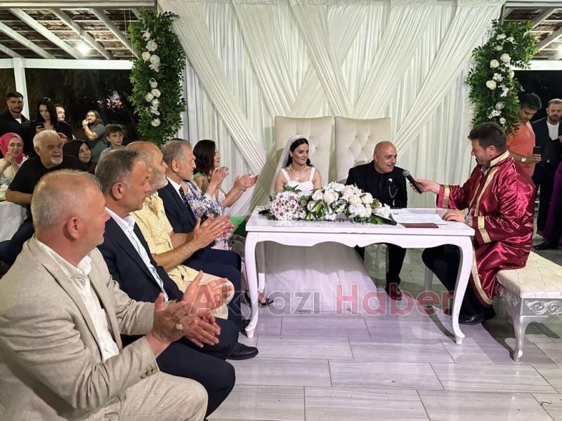 Naim Yolcu hayatını Esra Akgül ile birleştirdi