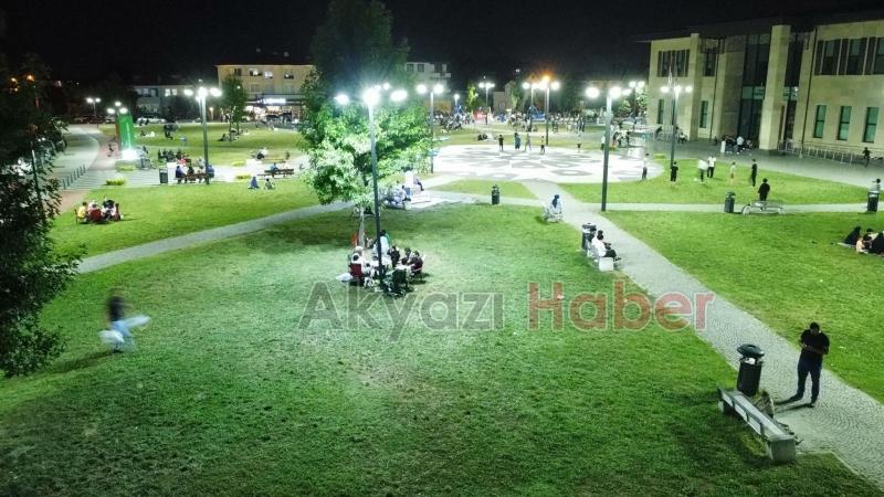 Akyazılılar parka akın etti