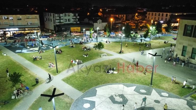 Akyazılılar parka akın etti