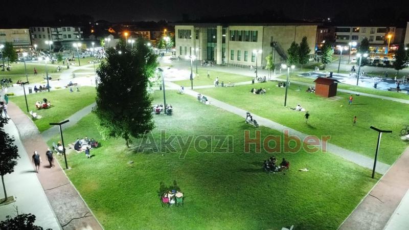 Akyazılılar parka akın etti