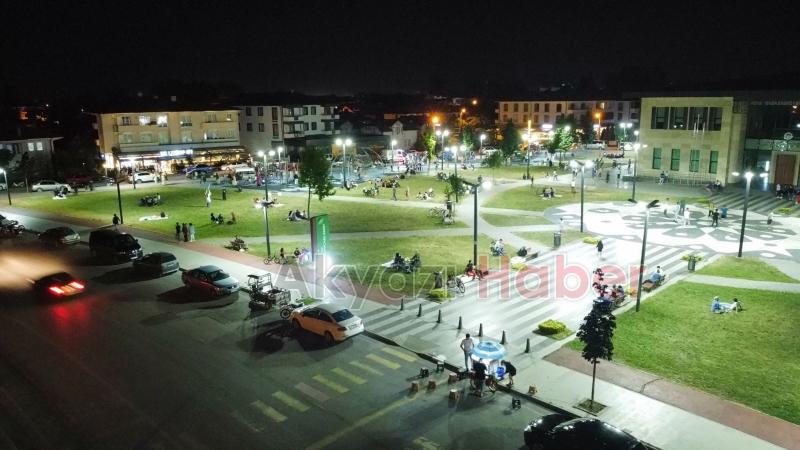 Akyazılılar parka akın etti