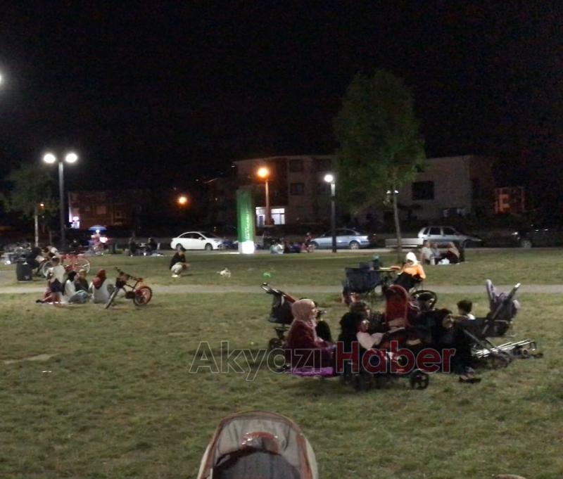 Akyazılılar parka akın etti