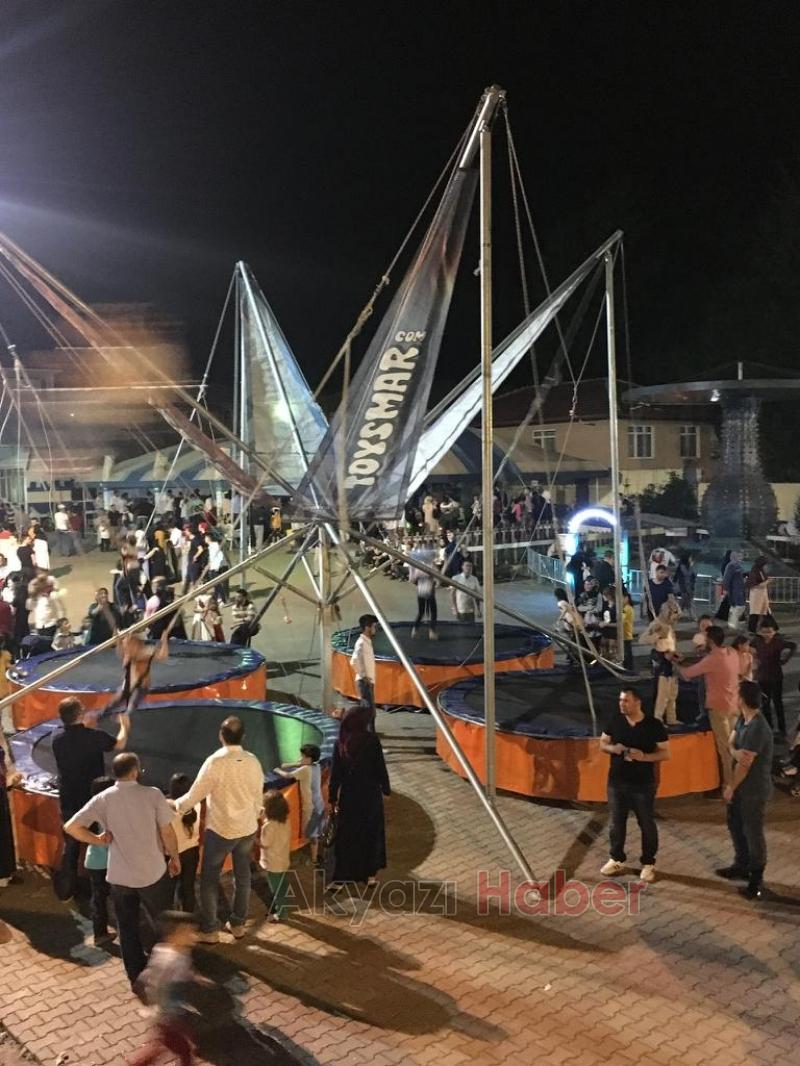 Eğlence'nin adresinde aşure ziyafeti