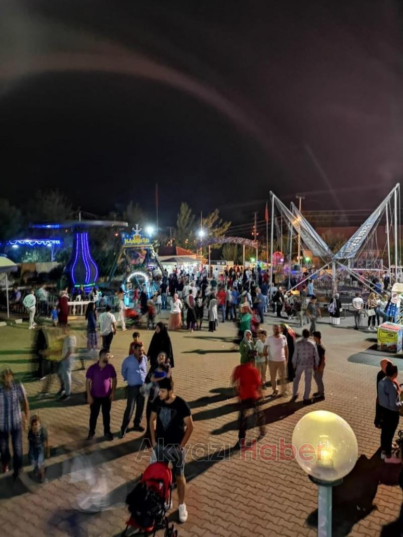 Eğlence'nin adresinde aşure ziyafeti