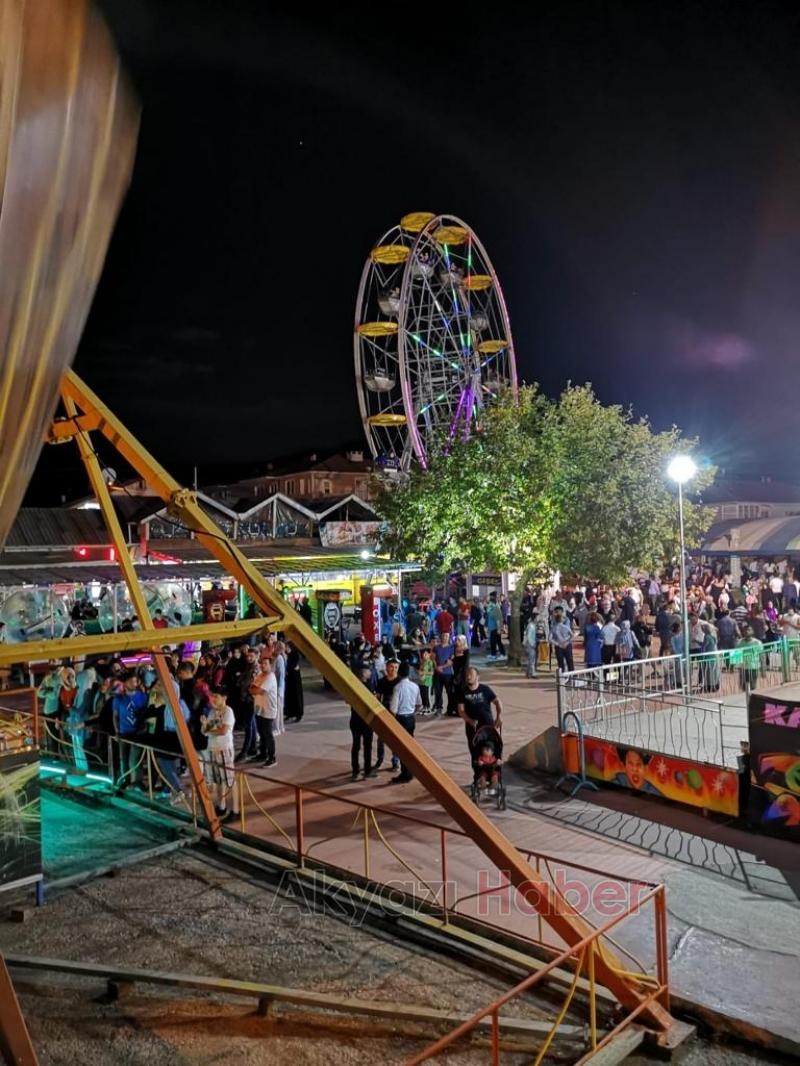 Eğlence'nin adresinde aşure ziyafeti