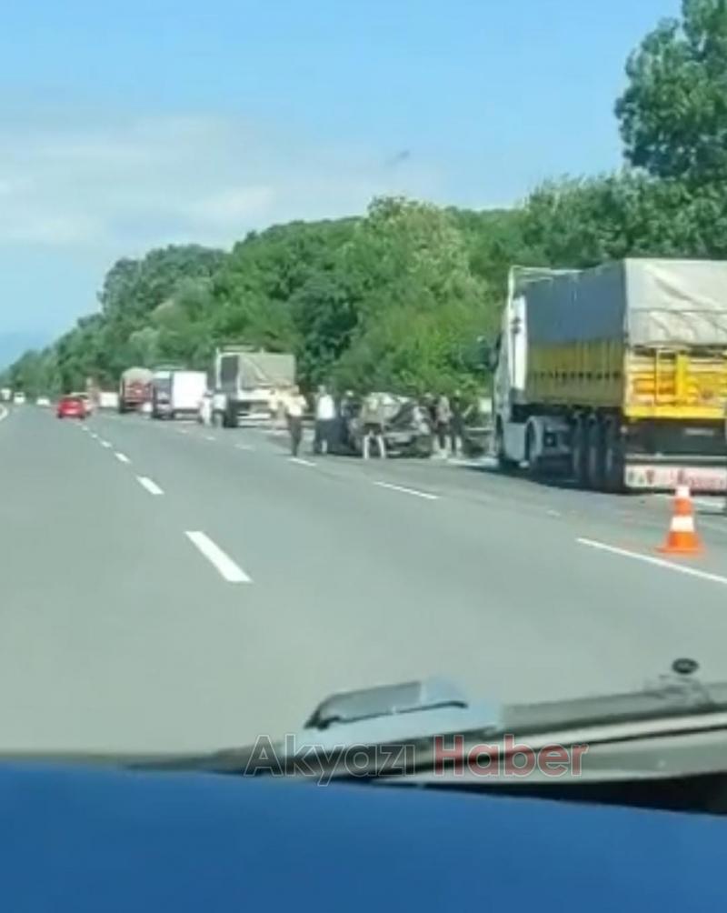 Otoyolda tır otomobili biçti
