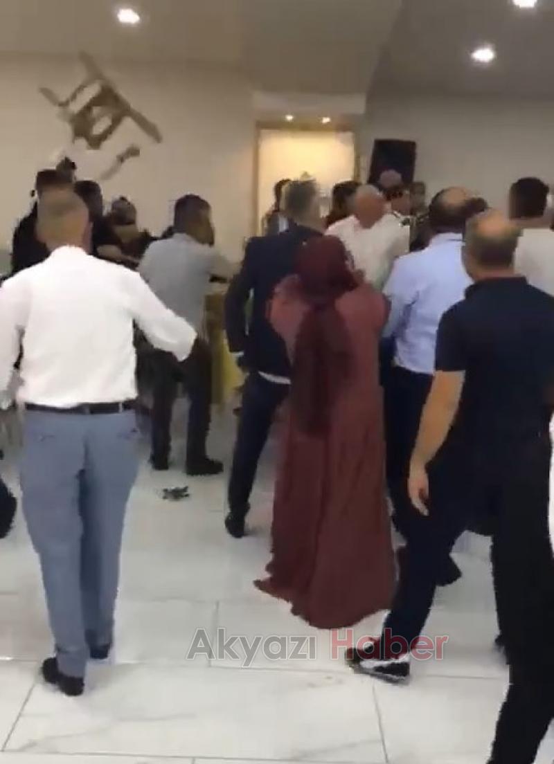 Düğünde yumruk ve sandalyeler havada uçuştu