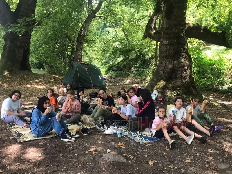 Yaz Kur'an Kursuna katılan öğrencilere piknik