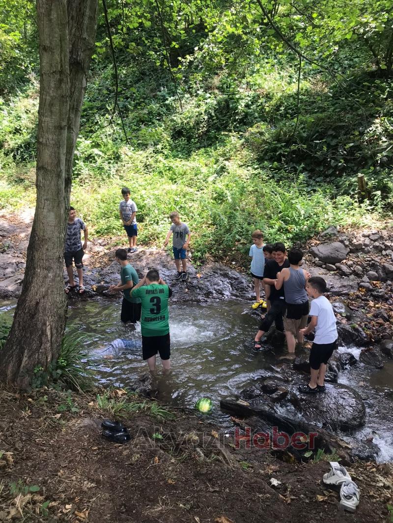 Yaz Kur'an Kursuna katılan öğrencilere piknik