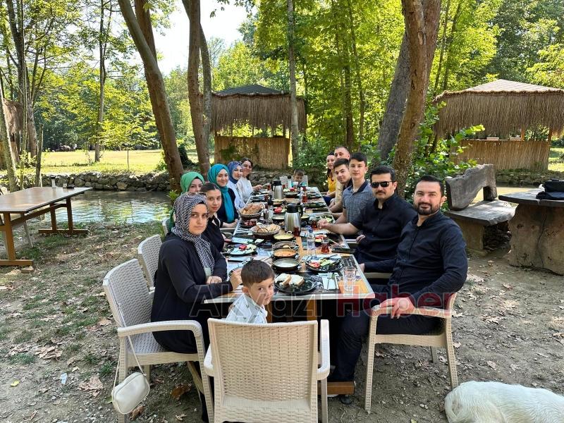 Akyazı Haber ailesi kahvaltıda bir araya geldi