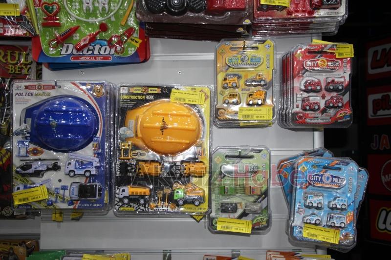 Akyazı'nın ilk ve tek oyuncak mağazası