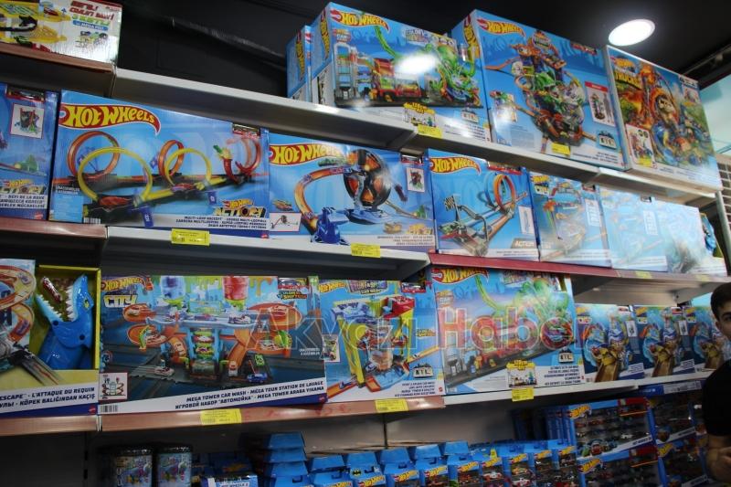 Akyazı'nın ilk ve tek oyuncak mağazası