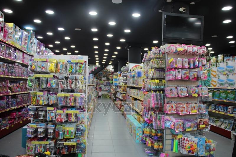 Akyazı'nın ilk ve tek oyuncak mağazası