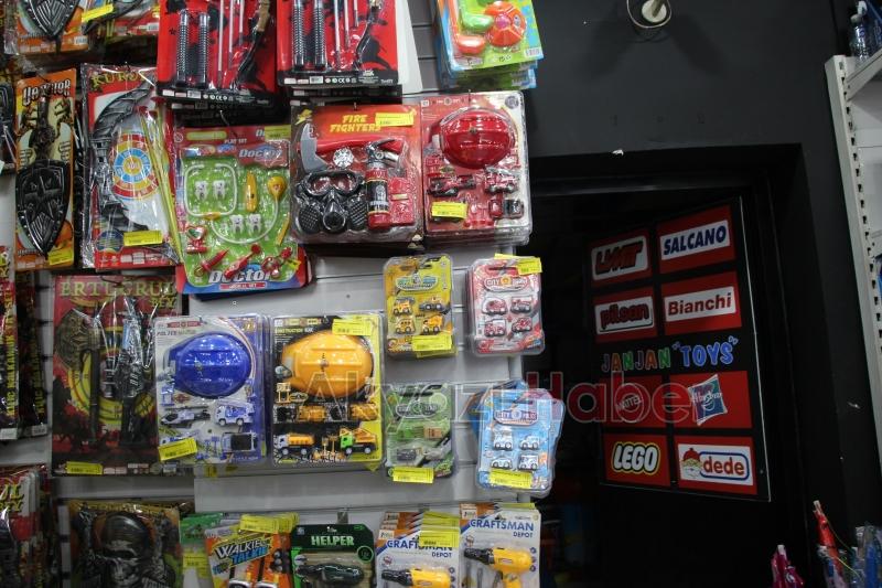 Akyazı'nın ilk ve tek oyuncak mağazası