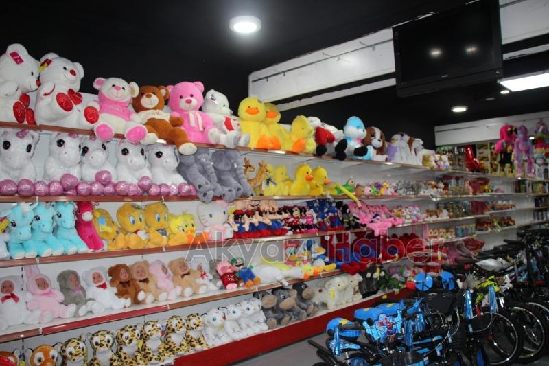 Akyazı'nın ilk ve tek oyuncak mağazası