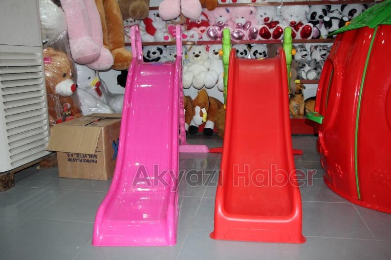 Akyazı'nın ilk ve tek oyuncak mağazası