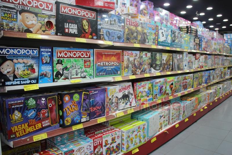 Akyazı'nın ilk ve tek oyuncak mağazası