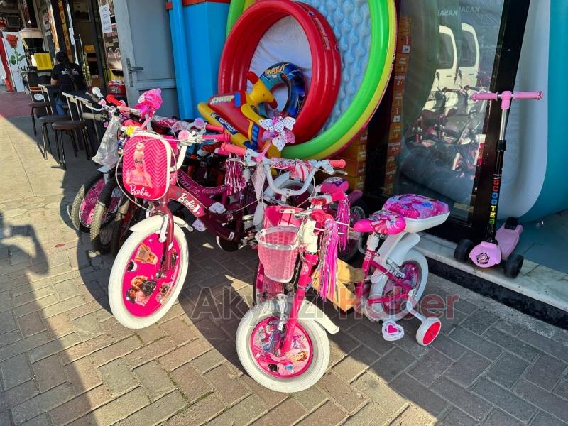 Akyazı'nın ilk ve tek oyuncak mağazası