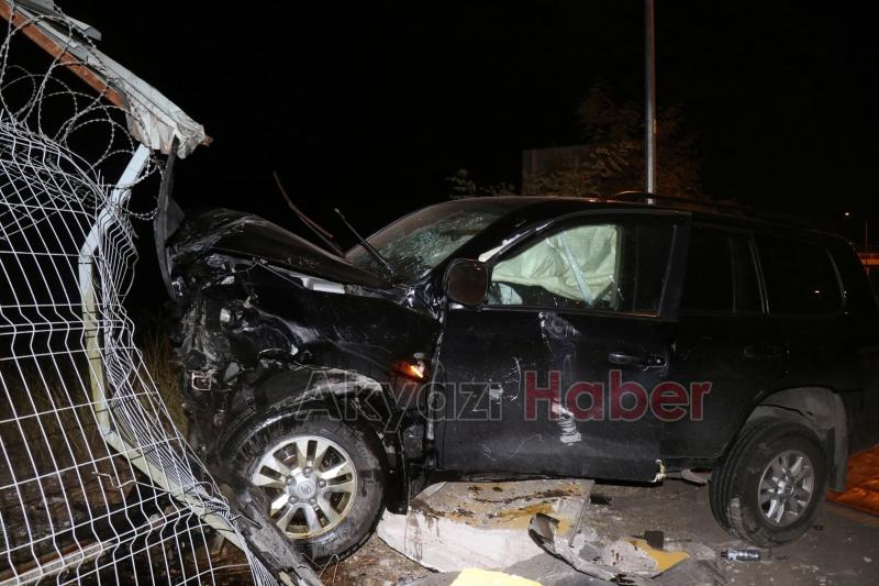 Otomobilin kağıt gibi ezildiği kazada 1 kişi yaralandı