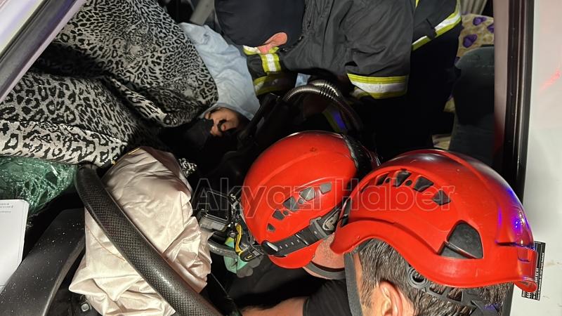 Otoyolda feci kaza: 1 ölü, 20 yaralı