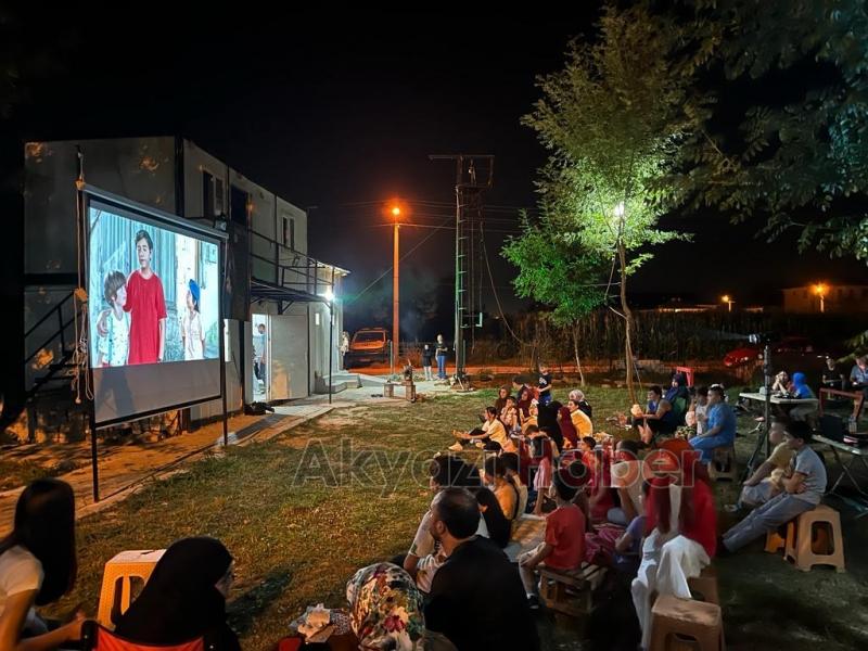 Akyazı'nın tek ücretsiz açık hava sinemasında buluşalım