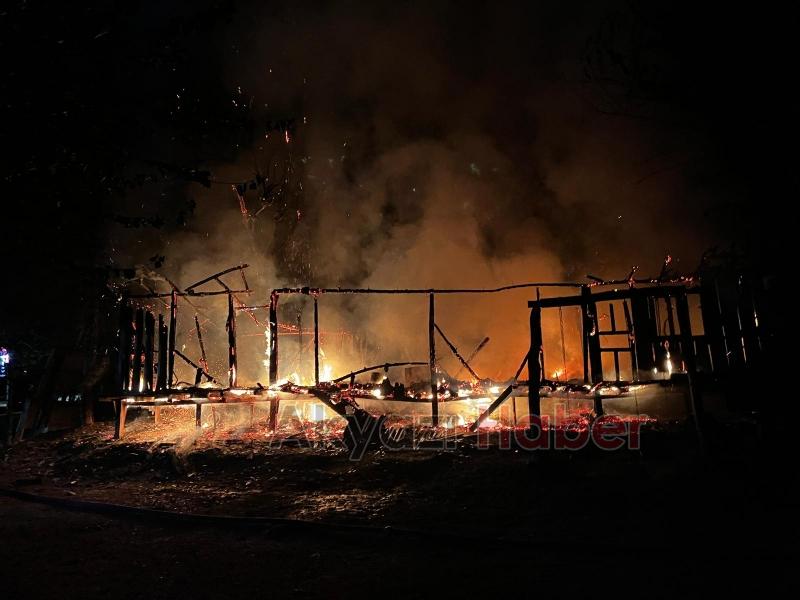 Taşburun'da büyük yangın