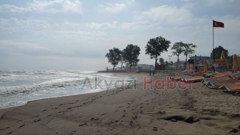 Sakarya'da denize girişlere bugün de yasak geldi