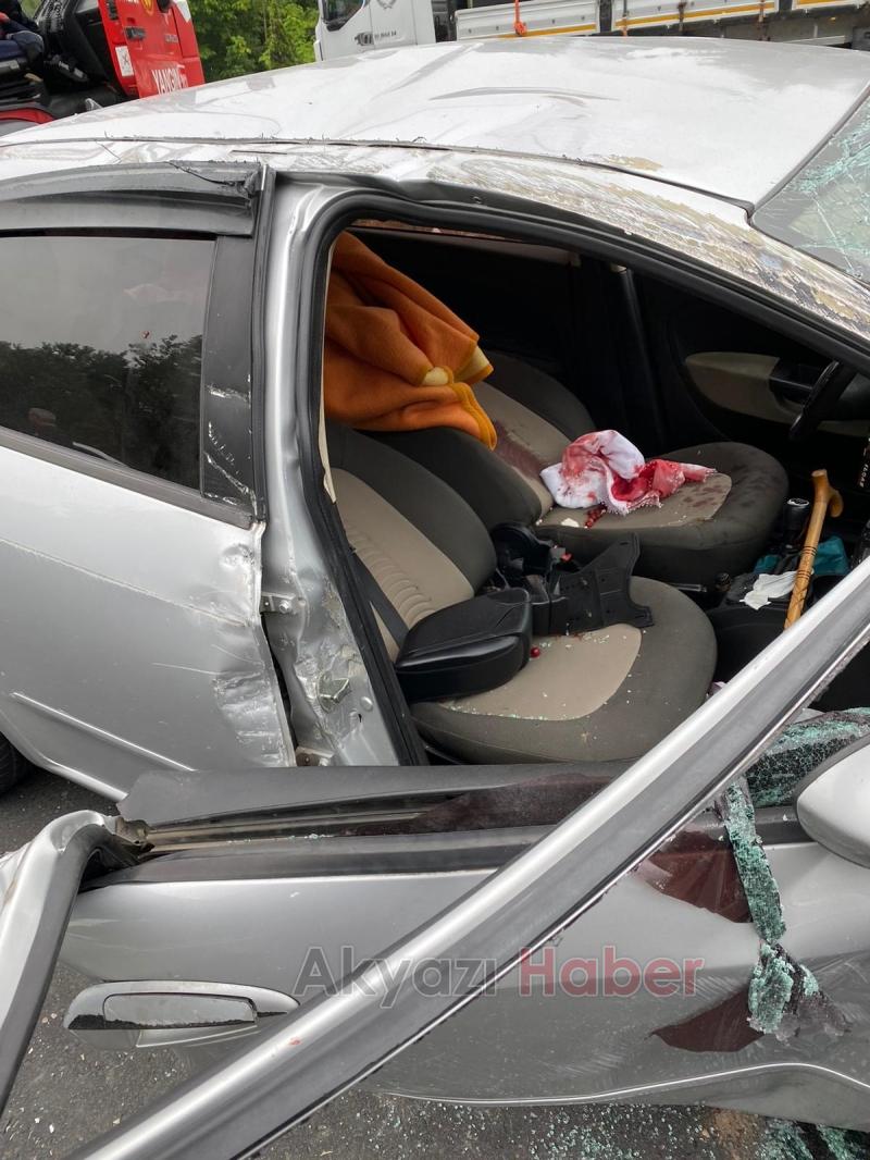 Otoyolun Akyazı kesiminde kaza: 1'i ağır 2 yaralı