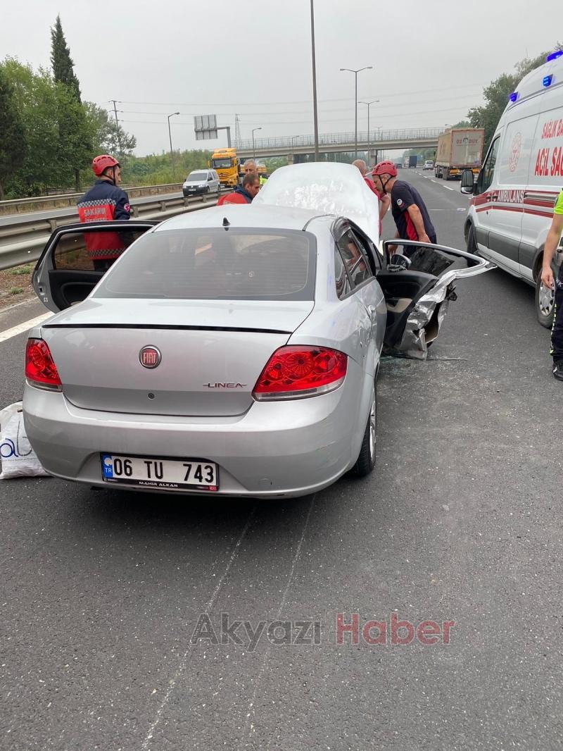 Otoyolun Akyazı kesiminde kaza: 1'i ağır 2 yaralı