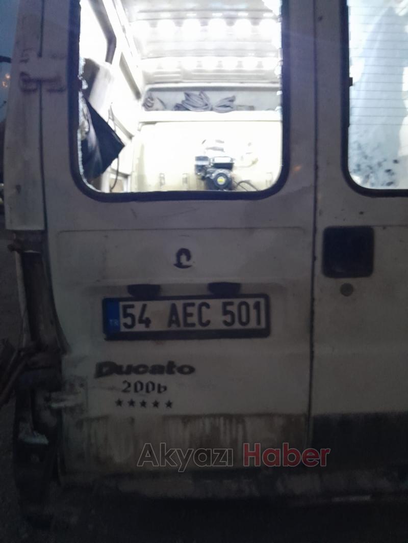 Minibüs ile motosiklet çarpıştı