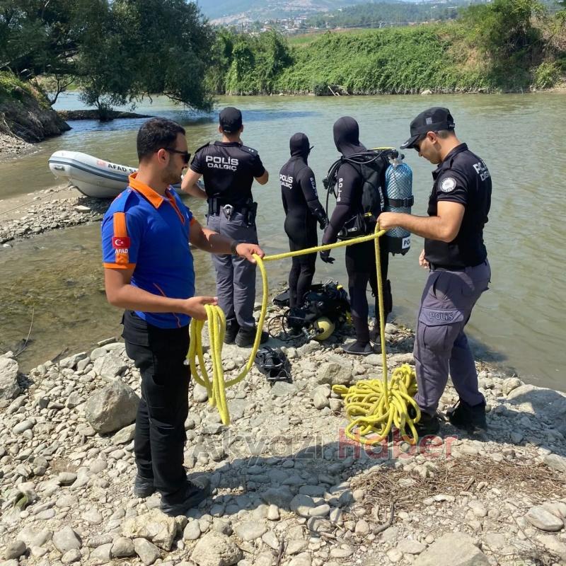 6 aydır kayıptı cesedi aracıyla birlikte nehirden çıktı